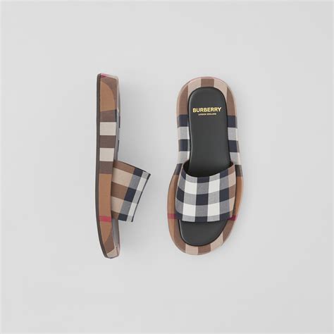 Burberry women slides